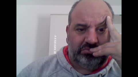 Snapshot of mcp7 chatting on October 14, 7:48 am mcp7 online show from October 14, 7:48 am