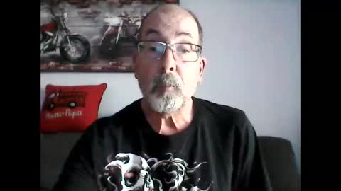 me at home online show from May 26, 9:44 pm