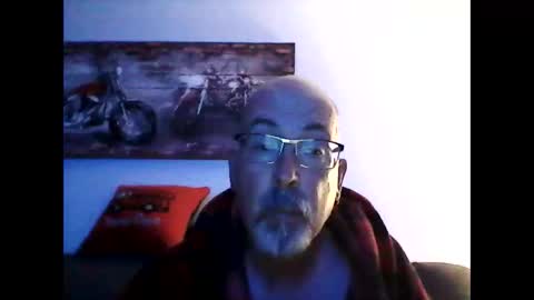 me at home online show from June 8, 9:21 am