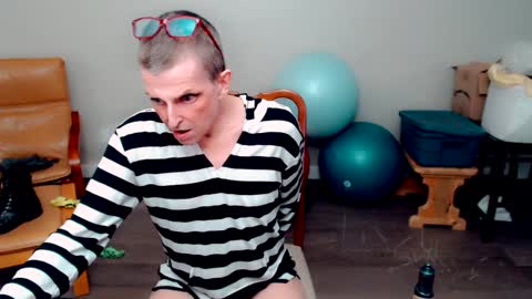 Snow Hobot online show from January 24, 5:53 am