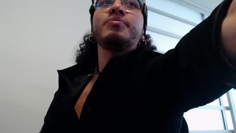 Melkkor Independient Model online show from January 17, 6:00 pm