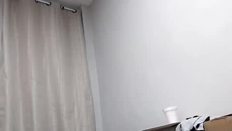 Snapshot of meltingdab chatting on December 18, 2:21 am meltingdab online show from December 18, 2:21 am