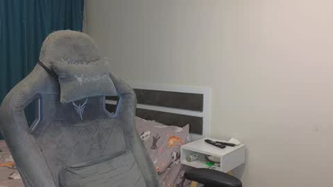Snapshot of meow_mickey chatting on January 22, 2:04 am Mickey online show from January 22, 2:04 am