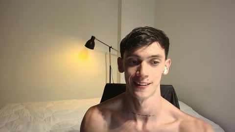 Snapshot of metatron_muscle chatting on February 1, 1:44 am Dany online show from February 1, 1:44 am