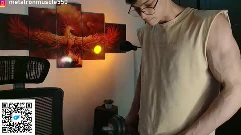 Snapshot of metatron_muscle chatting on September 28, 2:09 am Dany online show from September 28, 2:09 am