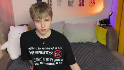 Arthur online show from March 27, 8:10 pm