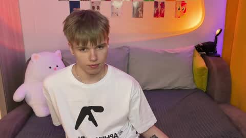 Arthur online show from April 16, 9:39 pm