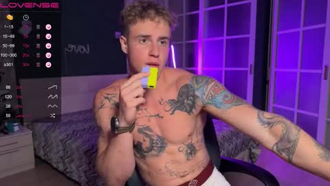 Snapshot of mia_andre chatting on September 15, 10:00 pm Andre and Mia online show from September 15, 10:00 pm