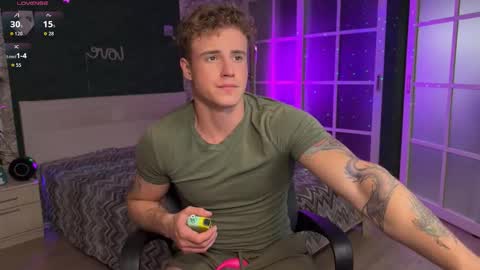 Snapshot of mia_andre chatting on October 17, 10:03 pm Andre and Mia online show from October 17, 10:03 pm