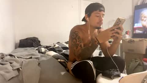 miamiclos1 online show from October 31, 2:20 pm