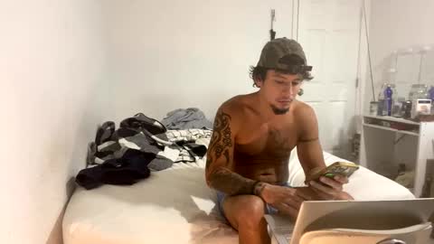 miamiclos1 online show from February 6, 2:08 am