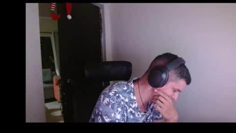 miaou_miaou online show from April 6, 11:37 pm