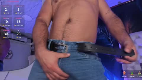 Snapshot of michaelbear_ chatting on December 18, 12:51 pm Michael online show from December 18, 12:51 pm