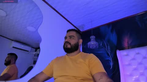 Snapshot of michaelbear_ chatting on February 2, 12:13 pm Michael online show from February 2, 12:13 pm