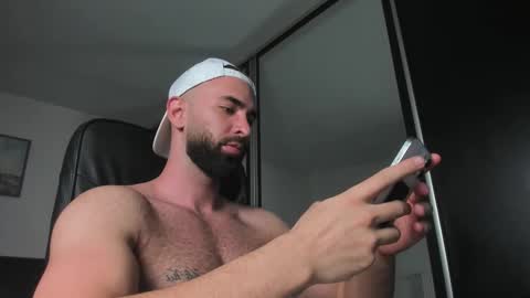 Snapshot of michaelevansx chatting on October 19, 12:26 am MichaelEvansx online show from October 19, 12:26 am