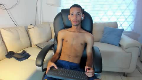 Snapshot of michaell_bellk_ chatting on October 4, 9:19 pm michaell_bellk_ online show from October 4, 9:19 pm