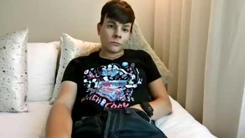 michaeltwinkboy online show from July 6, 4:53 pm