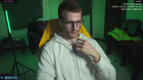 Mickey online show from December 23, 9:05 am