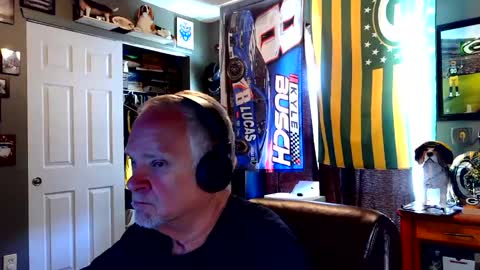 Snapshot of midwestdad09 chatting on September 10, 7:01 pm midwestdad09 online show from September 10, 7:01 pm