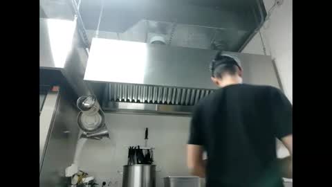 Snapshot of migel76604 chatting on September 20, 2:17 pm migel76604 online show from September 20, 2:17 pm