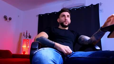 MightyAaron online show from November 13, 6:40 am