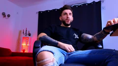 MightyAaron online show from November 17, 7:11 am