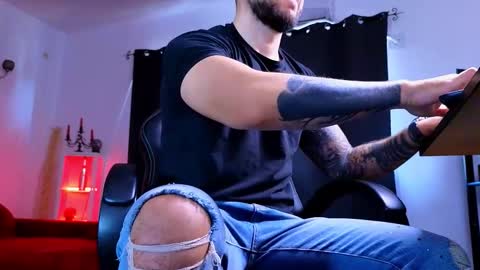 MightyAaron online show from October 21, 7:44 am