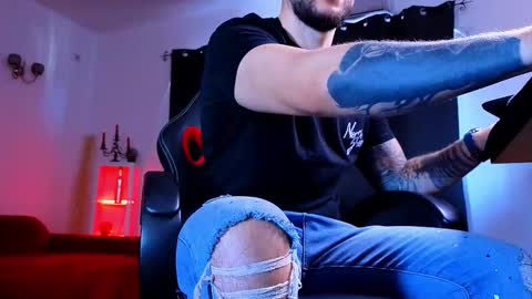 MightyAaron online show from October 28, 9:56 am