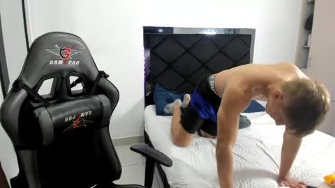 Miguel Hernandez online show from April 28, 1:00 am