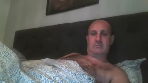 mikael_r52 online show from May 15, 10:18 pm