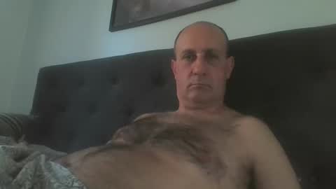 mikael_r52 online show from May 18, 6:41 am