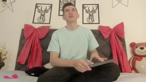 mikael online show from February 16, 4:31 am