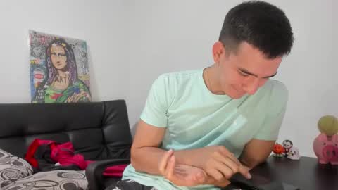 mike3xxx online show from December 14, 11:45 pm