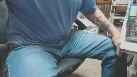 Snapshot of mike694fun chatting on December 15, 10:58 pm mike694fun online show from December 15, 10:58 pm