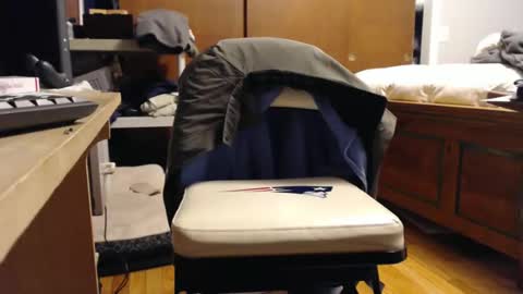 Snapshot of mike694fun chatting on October 19, 9:07 pm mike694fun online show from October 19, 9:07 pm