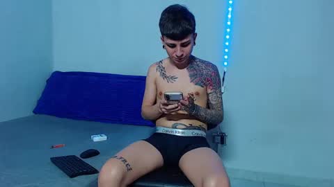 Snapshot of mike777jr chatting on March 6, 3:13 am Mike IMDEPENDIENT MODEL online show from March 6, 3:13 am