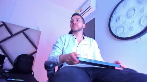 Mike  online show from February 4, 11:16 am