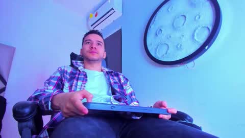 Mike  online show from February 6, 11:29 am