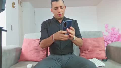 Im Mike online show from February 19, 12:45 pm