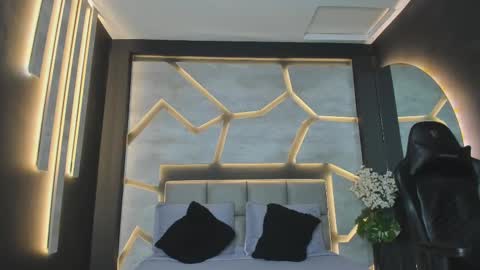 MIKE PARK  online show from October 21, 11:13 am