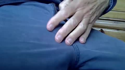 Snapshot of mikeybed chatting on October 21, 8:50 am mikeybed online show from October 21, 8:50 am