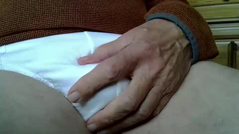 Snapshot of mikeybed chatting on October 12, 11:26 am mikeybed online show from October 12, 11:26 am