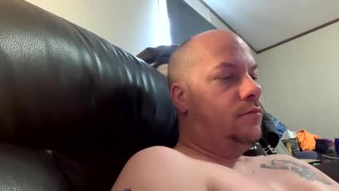 mikeylikesit2222 online show from December 2, 4:54 pm