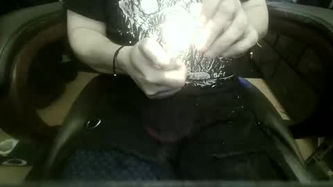 miles_mayhem_667 online show from April 1, 10:17 am