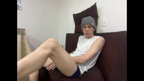 Snapshot of millerjdm chatting on September 25, 9:57 pm SlimnHungOH online show from September 25, 9:57 pm