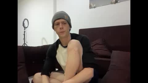 Snapshot of millerjdm chatting on October 8, 4:39 am SlimnHungOH online show from October 8, 4:39 am