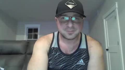 Snapshot of millertimenow34 chatting on December 17, 1:18 am millertime feet bigcock hairy straight muscles online show from December 17, 1:18 am