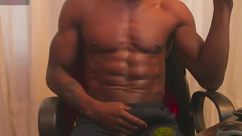 Snapshot of miltonn_jakee chatting on February 27, 9:14 pm Miltonn online show from February 27, 9:14 pm