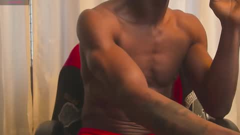 Snapshot of miltonn_jakee chatting on February 12, 9:43 pm Miltonn online show from February 12, 9:43 pm