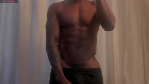 Snapshot of miltonn_jakee chatting on February 4, 10:34 pm Miltonn online show from February 4, 10:34 pm